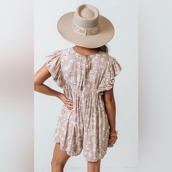 Khaki Ruffled Sleeve Floral Dainty Boho Western Romper - Picture 2 of 5